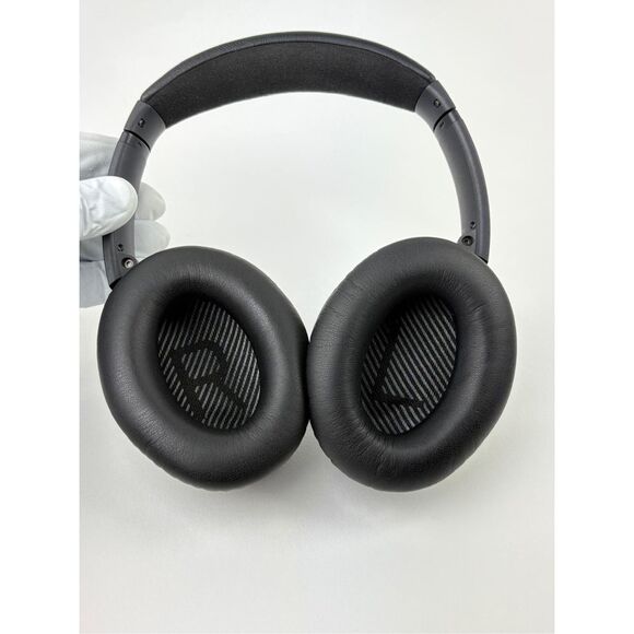 Bose Wireless Over-Ear Headphones - Black - Picture 5 of 12